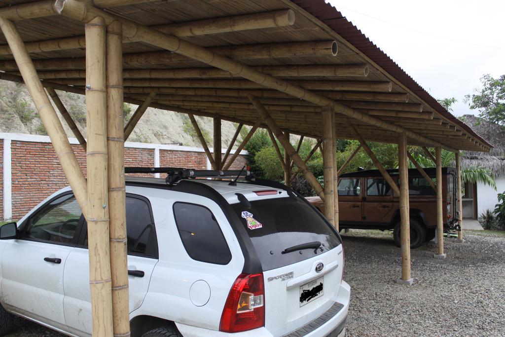 Hosteria Guachapeli Hotel Las Tunas Exterior photo